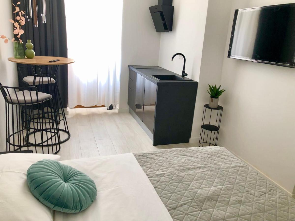 Hedone City Luxury Apartments With Free Parking Póla Kültér fotó
